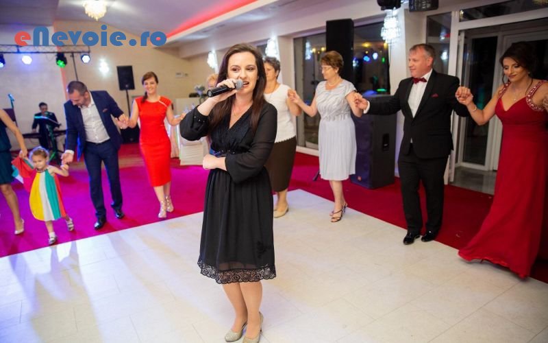 5formatie-muzicala-organizari-nunti-si-botezuri-organizari-evenimente--alina-aldoiu-.png