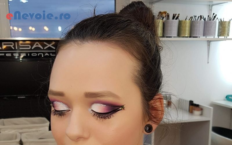 2make-up-cosmetica-relaxare--alina-porutiu.png