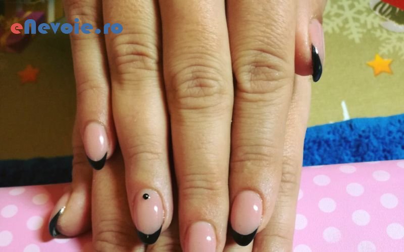 1manichiura-si-pedichiura-cosmetica-relaxare--andreea-patrule.png