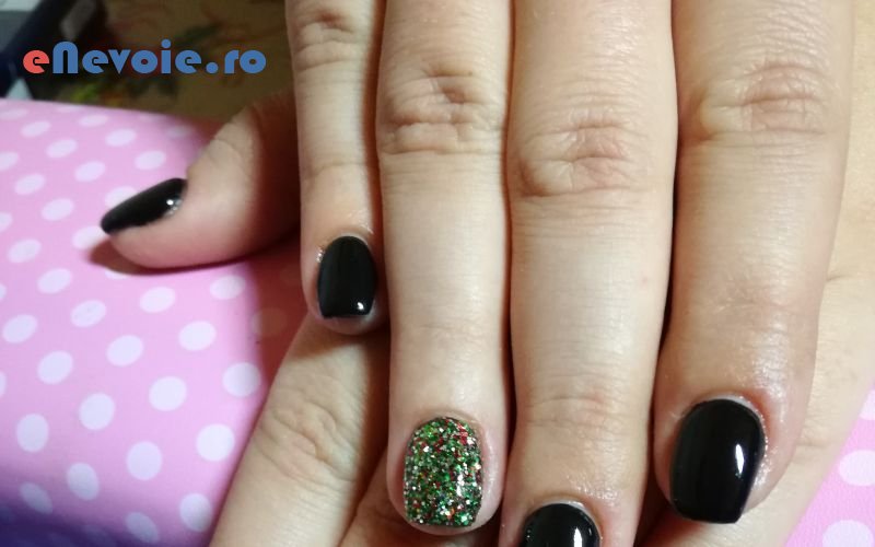 2manichiura-si-pedichiura-cosmetica-relaxare--andreea-patrule.png
