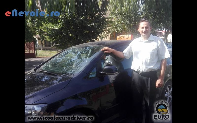 1instructor-auto-scoala-de-soferi-educatie-formare-profesionala--david-flonta-d.png