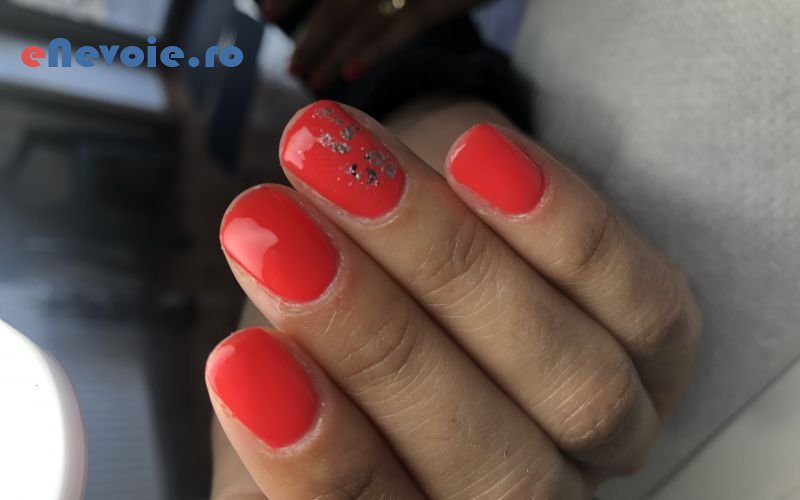 3manichiura-si-pedichiura-cosmetica-relaxare--delia-ferar-9w.png