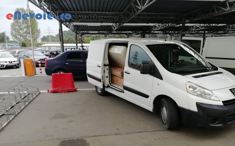 2servicii-mutari-transfer-aeroport-transport-marfuri-transport-depozitare--dragos-dragom.png
