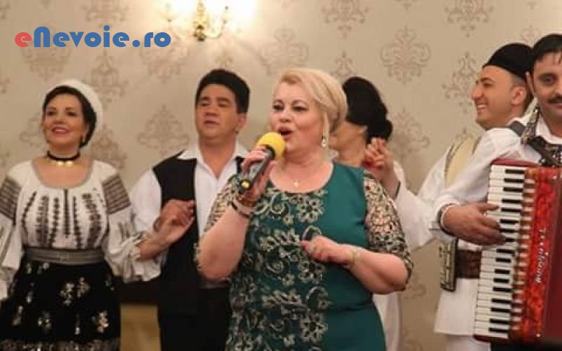 5divertisment-evenimente-formatie-muzicala-organizari-evenimente--elena-ciobota.png