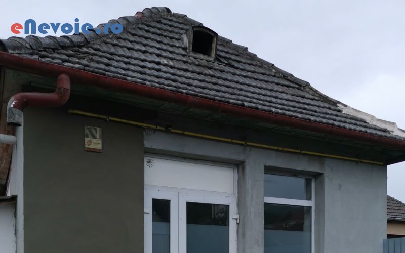 4sudura-reconditionari-suprafete-din-lemn-confectii-metalice-demolari-hidroizolatii-termoizolatii-acoperisuri-constructii-civile-co-emil-rusu1-87g.png