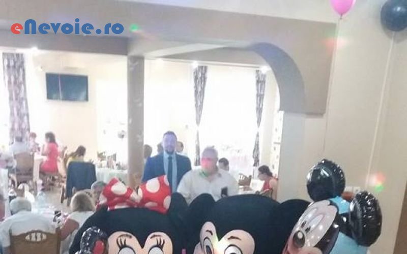 1animatie-pentru-copii-inchirieri-costume-tematice-formatie-muzicala-inchirieri-limuzine-inchirieri-masini-evenimente-organizari-nu-flaviu-buzila.png