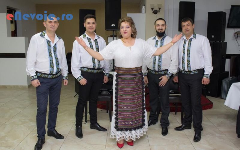 1divertisment-evenimente-formatie-muzicala-foto-organizari-evenimente-organizari-evenimente--formatia-alin.png