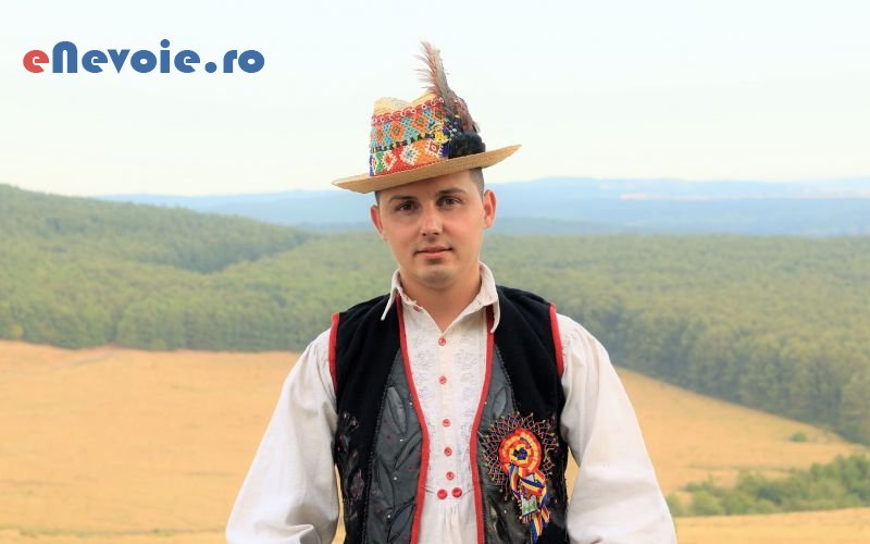 4divertisment-evenimente-formatie-muzicala-organizari-evenimente--interpretul-d.png