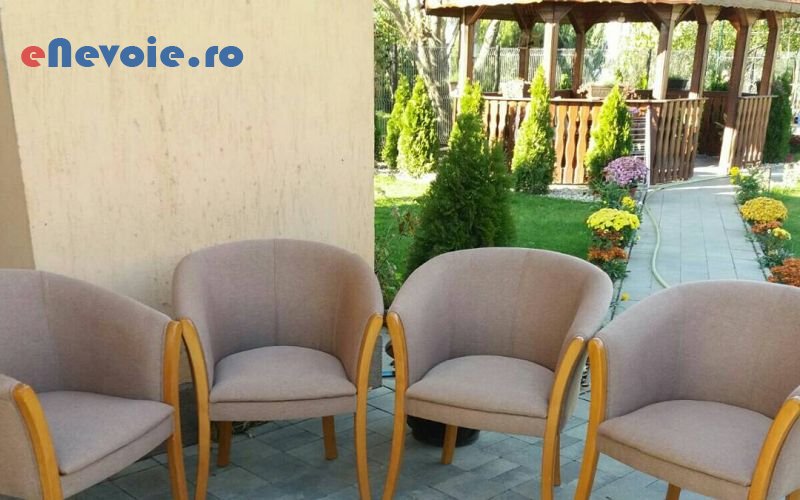 2tapitare-mobilier-si-tamplarie--marian-tapite.png