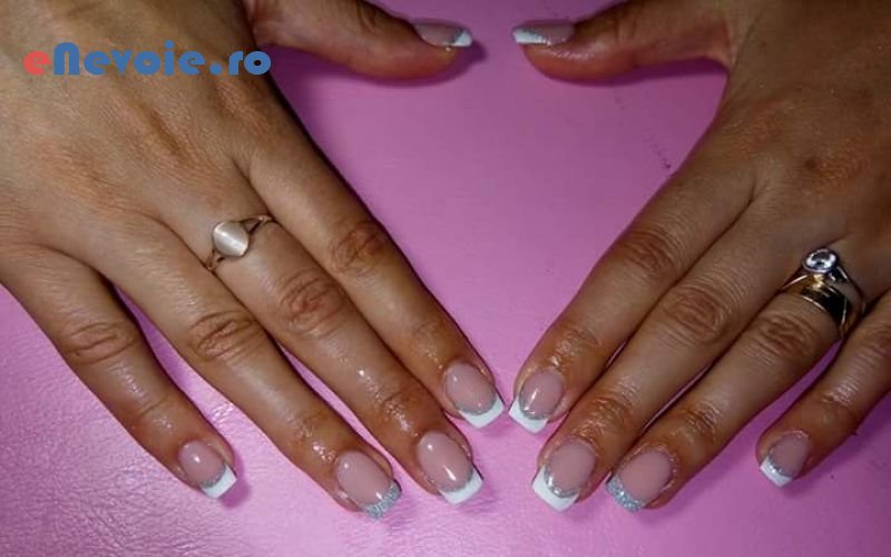 5manichiura-si-pedichiura-cosmetica-relaxare--patricia-ruja.png