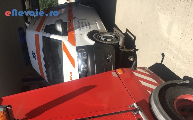5tractari-auto-asistenta-rutiera-auto-moto--sc-btautotran.png