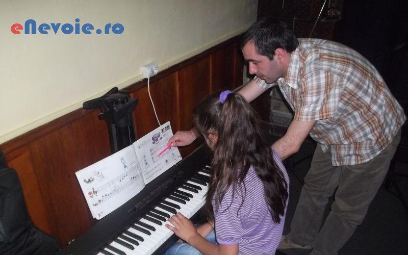 3cursuri-canto-pian-chitara-tobe-educatie-formare-profesionala--sc-dan-music-sr.png