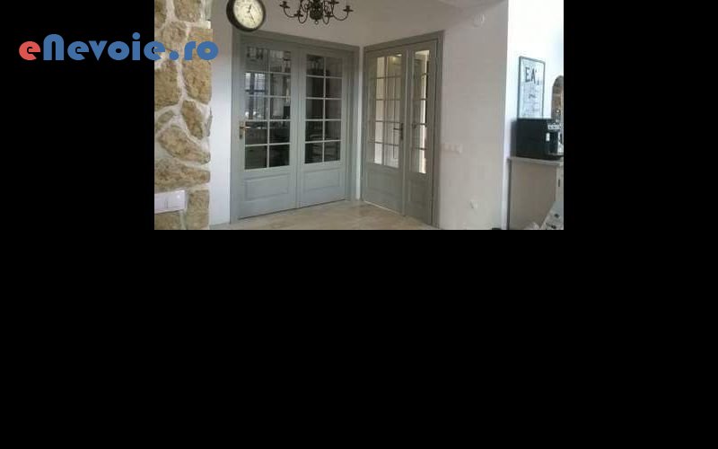 2rulouri-exterioare-ferestre-usi-tamplarie-lemn-mobilier-si-tamplarie--sc-everwood-srl.png