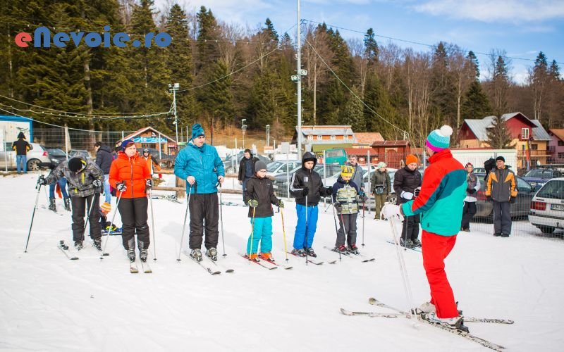 1cursuri-de-schi-alpin-sport-hobby-timp-liber--sc-farcas-i-f.png