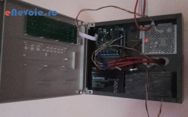 4montare-panouri-solare-sisteme-de-supraveghere-sisteme-de-securitate-instalatii-electrice-sanitare-electrice-termice-gaze--sc-king-siste.png