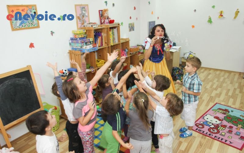 4clovni-ursitoare-animatie-pentru-copii-divertisment-evenimente-organizari-evenimente--sc-petreceri-pe.png
