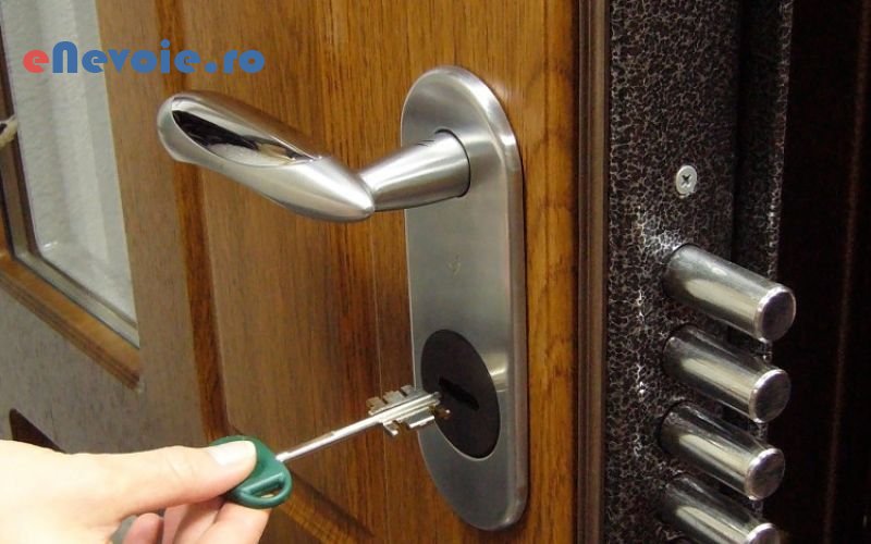 2deblocare-usi-casa-si-gradina--sc-safe-ambie.png
