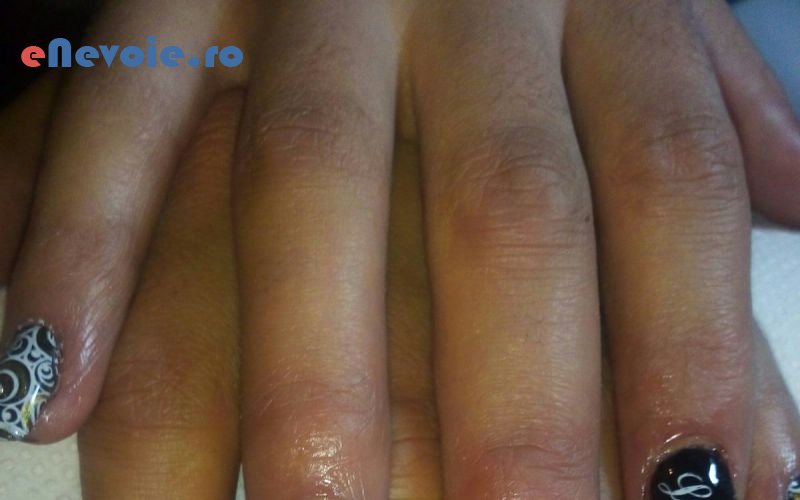 3manichiura-si-pedichiura-cosmetica-relaxare--simona-racsi-45.png