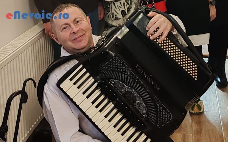 1cursuri-instrument-canto-teorie-meditatii-muzica-educatie-formare-profesionala--vasile-cipriaz.png